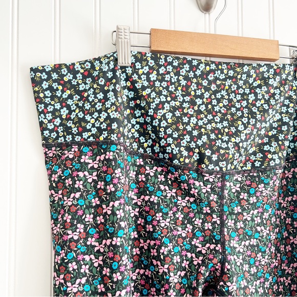 Nike 3X Womens Floral 7/8 Leggings - Picture 3 of 5